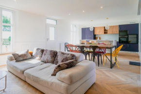 Jolie maison de ville rénovée avec goût proche toutes commodités quartier Arago Les Sables - 13 personnes